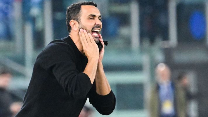 Monza's Italian coach Raffaele Palladino reacts during the Italian Serie A football match between Lazio and Monza on November 10, 2022 at the Olympic stadium in Rome. (Photo by Alberto PIZZOLI / AFP) (Photo by ALBERTO PIZZOLI/AFP via Getty Images) Palladino: “Peccato per il gol di Petagna, c’è un aspetto in cui siamo mancati” - immagine 1