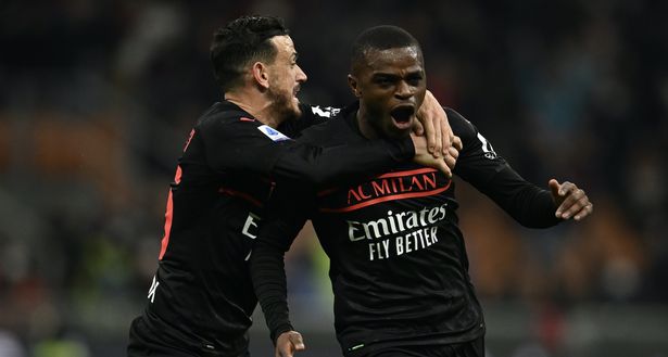 Alessandro Florenzi e Pierre Kalulu (difensori AC Milan) festeggiano il gol del francese in Milan-Empoli 1-0 (Serie A 2021-2022) | News (Getty Images) Florenzi Kalulu AC Milan