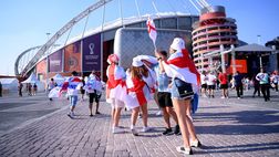 Wags inglesi scatenate in Qatar, il conto degli alcolici ha già raggiunto una cifra esorbitante
