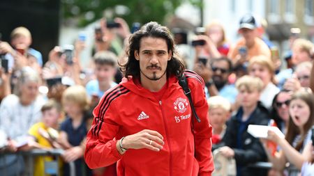 LONDON, ENGLAND - MAY 22: Edinson Cavani of Manchester United arrives at the stadium prior to the Premier League match between Crystal Palace and Manchester United at Selhurst Park on May 22, 2022 in London, England. (Photo by Alex Broadway/Getty Images)