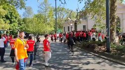 VIDEO Inter-Benfica, i tifosi portoghesi si scatenano: cori nel centro di Milano