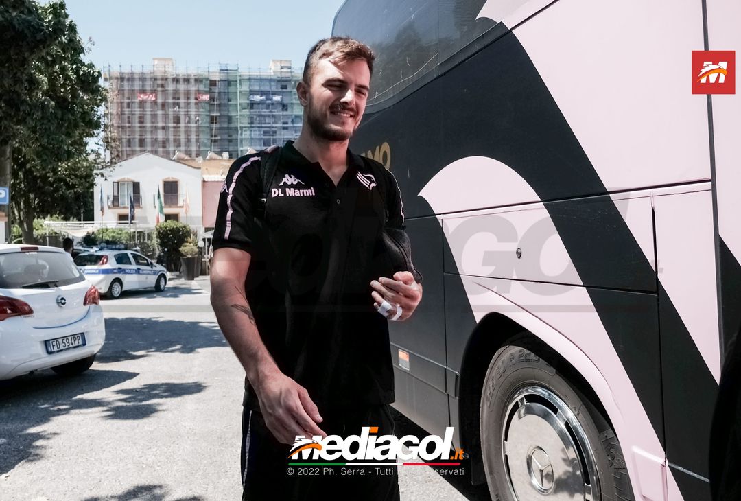 FOTO Torino-Palermo, rosanero in partenza dall’hotel (Gallery) - immagine 24