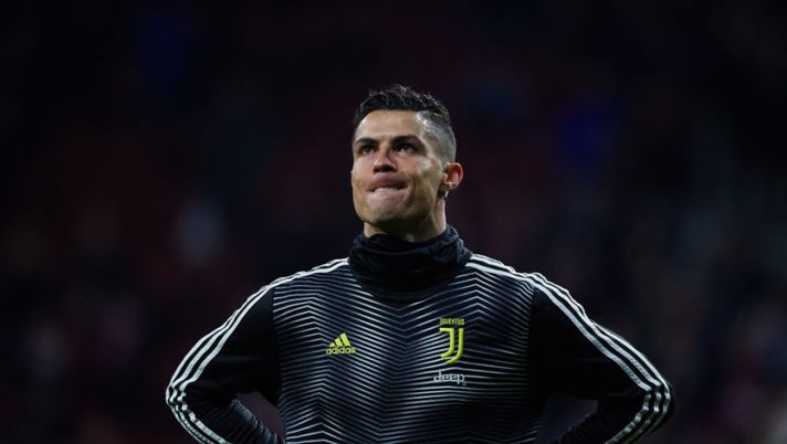 MADRID, SPAIN - FEBRUARY 20: Cristiano Ronaldo of Juventus warms up before the UEFA Champions League Round of 16 First Leg match between Club Atletico de Madrid and Juventus at Estadio Wanda Metropolitano on February 20, 2019 in Madrid, Spain. (Photo by Gonzalo Arroyo Moreno/Getty Images) Ronaldo, il CorSport in prima pagina: “Salterà almeno tre partite con la Juve” - immagine 1