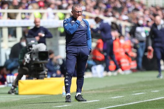 FLORENCE, ITALY - APRIL 03: Aurelio Andreazzoli manager of Empoli FC looks on during the Serie A match between ACF Fiorentina and Empoli FC at Stadio Artemio Franchi on April 3, 2022 in Florence, Italy. (Photo by Gabriele Maltinti/Getty Images) FLORENCE, ITALY - APRIL 03: Aurelio Andreazzoli manager of Empoli FC looks on during the Serie A match between ACF Fiorentina and Empoli FC at Stadio Artemio Franchi on April 3, 2022 in Florence, Italy. (Photo by Gabriele Maltinti/Getty Images)