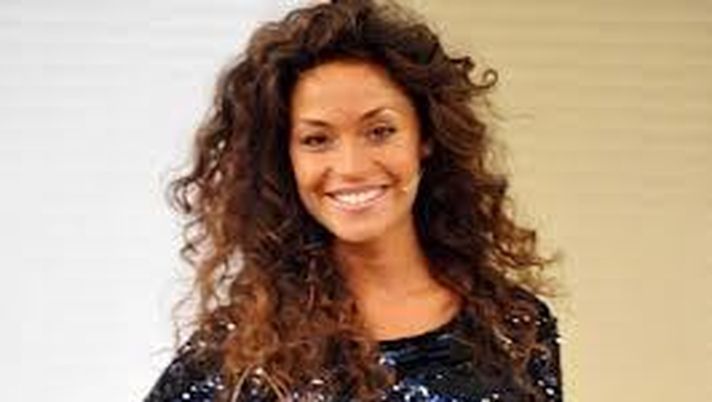 RAFFAELLA FICO SEGUE LE ORME DI BALOTELLI: ANNUNCIATE LE NOZZE CON TOZZI - immagine 1