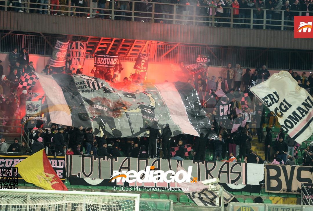 FOTO Palermo-Cosenza 0-0, 32ª giornata di Serie B 2022-2023 (La Gallery) - immagine 10