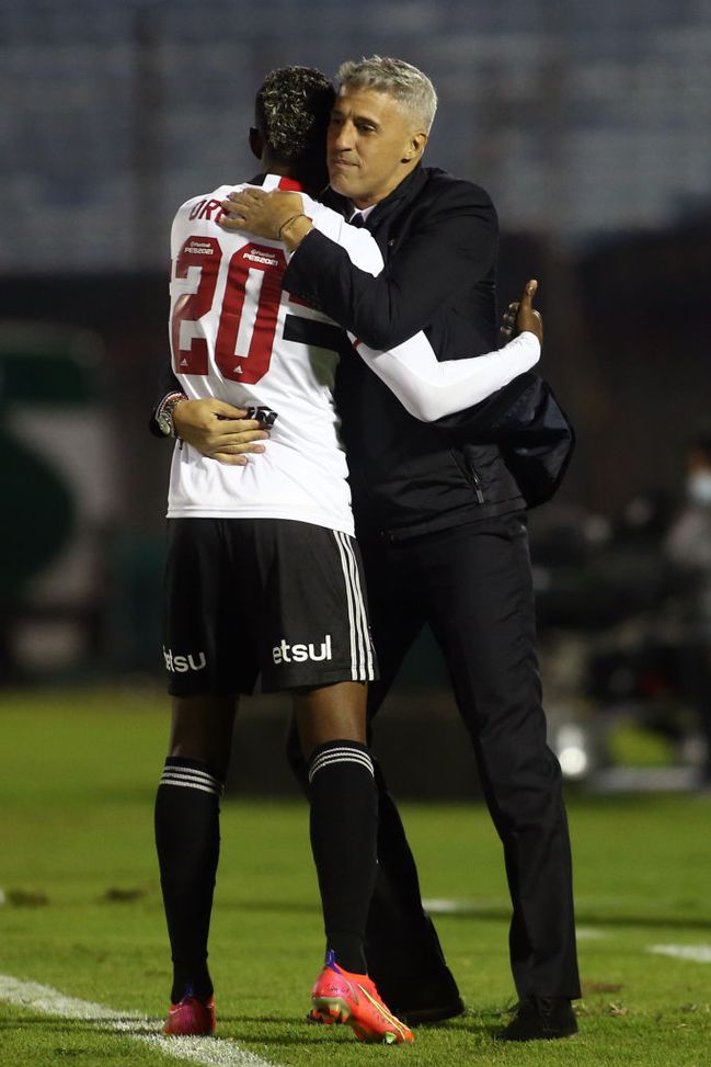(Photo by Ernesto Ryan/Getty Images) San Paolo, una frase di Crespo è diventata il coro della torcida brasiliana- immagine 2
