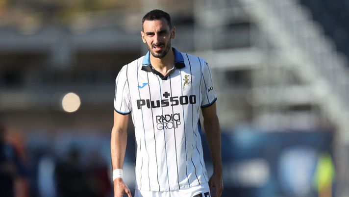 EMPOLI, ITALY - OCTOBER 17: Davide Zappacosta of Atalanta BC in action during the Serie A match between Empoli FC and Atalanta BC at Stadio Carlo Castellani on October 17, 2021 in Empoli, Italy. (Photo by Gabriele Maltinti/Getty Images) NEWS – Zappacosta, Arnautovic, Gabbiadini, Immobile, Pobega, Osimhen, Strootman: le novità - immagine 1