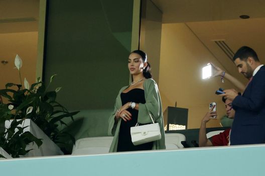 Problemi in Arabia per Georgina? Risponde la compagna di Garcia: “A rischio niente! C’è…” Problemi in Arabia per Georgina? Risponde la compagna di Garcia: “A rischio niente! C’è…” - immagine 1