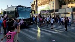 VIDEO Palermo-Padova, arriva al “Barbera” il pullman rosanero con il boato dei tifosi