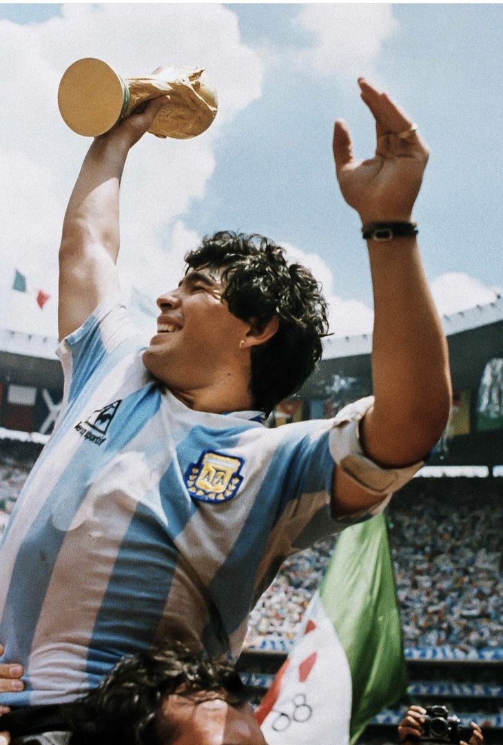 GALLERY Accadde oggi, 47 anni fa Maradona debuttò con l’Argentina: la sua carriera - immagine 6