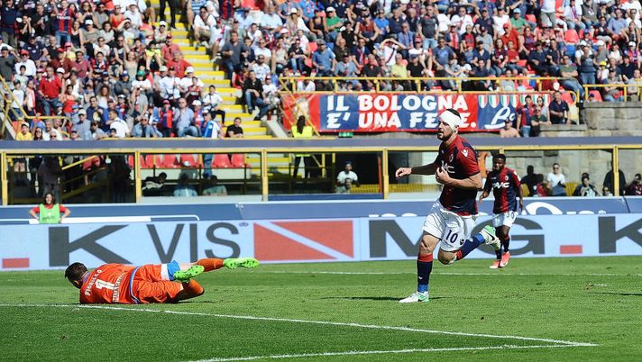 BOLOGNA, ITALY - MAY 14:  Mattia Destro # 10 of Bologna FC scores his team's third and his personal secondo goal during the Serie A match between Bologna FC and Pescara Calcio at Stadio Renato Dall'Ara on May 14, 2017 in Bologna, Italy.  (Photo by Mario Carlini / Iguana Press/Getty Images) 