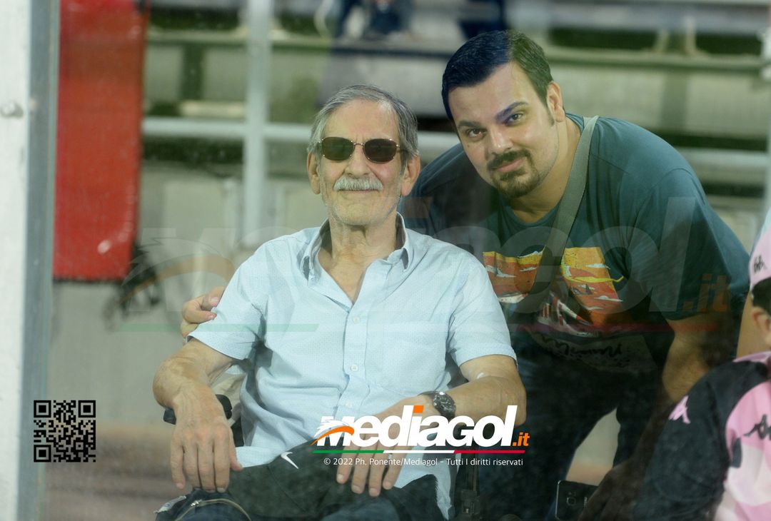 FOTOTIFO, Palermo-Genoa 1-0: i tifosi allo stadio “Renzo Barbera” (Gallery) - immagine 102