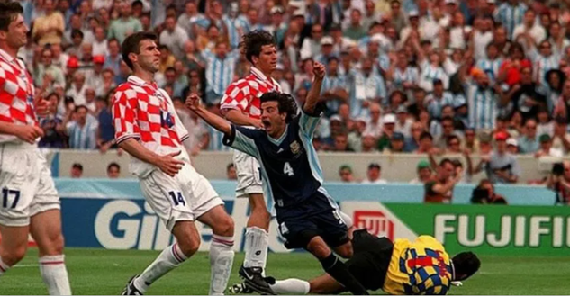 Argentina, Pineda è sicuro: “Messi può giocare fino a 50 anni e continuare ad essere il migliore”- immagine 2