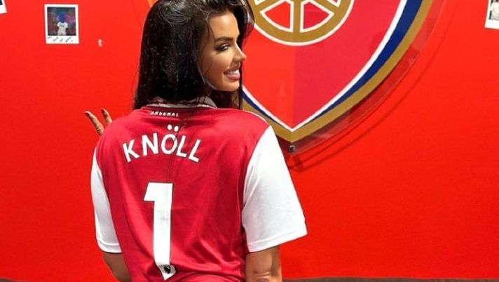 Arsenal-City, tra gli spettatori anche Ivana Knoll: “Forza Gunners” Arsenal-City, tra gli spettatori anche Ivana Knoll: “Forza Gunners” - immagine 1