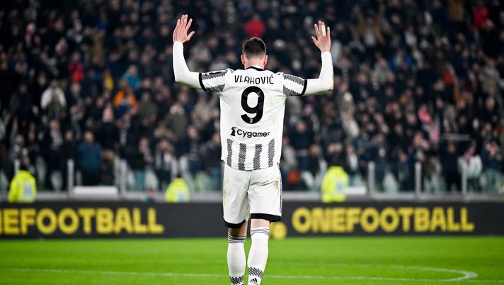 TURIN, ITALY - FEBRUARY 12: Dusan Vlahovic of Juventus refuses to celebrate after scoring against his former club, prior to his goal being disallowed for offside during the Serie A match between Juventus and ACF Fiorentina at Allianz Stadium on February 12, 2023 in Turin, Italy. (Photo by Daniele Badolato - Juventus FC/Juventus FC via Getty Images) UFFICIALE – Curva dell’Atalanta chiusa per un turno in seguito ai cori verso Vlahovic - immagine 1