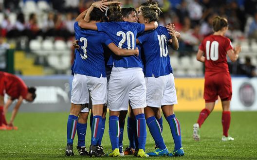VERCELLI, ITALY - SEPTEMBER 20: Alia Guagni (L) of Italy celebrates a goal with team mates during the UEFA Women's Euro 2017 Qualifier Group 6 match between Italy and Czech Republic at Stadio Silvio Piola on September 20, 2016 in Vercelli, Italy. (Photo by Valerio Pennicino/Getty Images) VERCELLI, ITALY - SEPTEMBER 20: Alia Guagni (L) of Italy celebrates a goal with team mates during the UEFA Women's Euro 2017 Qualifier Group 6 match between Italy and Czech Republic at Stadio Silvio Piola on September 20, 2016 in Vercelli, Italy. (Photo by Valerio Pennicino/Getty Images)