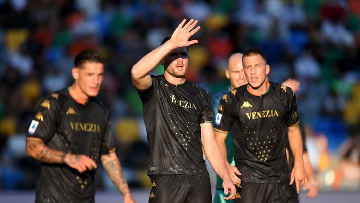 UDINE, ITALY - AUGUST 27: Gianfilippo Felicioli of Venezia FC gestures during the Serie A match between Udinese Calcio and Venezia FC at Dacia Arena on August 27, 2021 in Udine, Italy. (Photo by Alessandro Sabattini/Getty Images) UFFICIALE – Venezia, un calciatore positivo al Covid: la nota del club - immagine 1