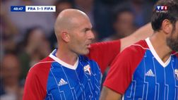 VIDEO / Francia, Djorkaeff osserva la magia straordinaria di Zidane: piede ancora fatato