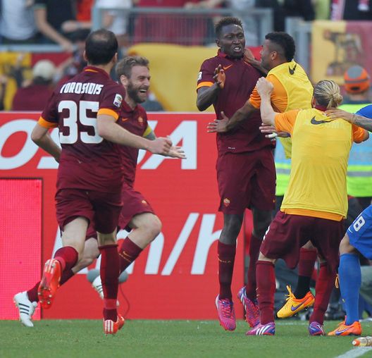 ROME, ITALY - MAY 25: Mapou Yanga-Mbiwa (C) with his teammates of AS Roma celebrates after scoring the team's second goal during the Serie A match between SS Lazio and AS Roma at Stadio Olimpico on May 25, 2015 in Rome, Italy. (Photo by Paolo Bruno/Getty Images) ROME, ITALY - MAY 25: Mapou Yanga-Mbiwa (C) with his teammates of AS Roma celebrates after scoring the team's second goal during the Serie A match between SS Lazio and AS Roma at Stadio Olimpico on May 25, 2015 in Rome, Italy. (Photo by Paolo Bruno/Getty Images)