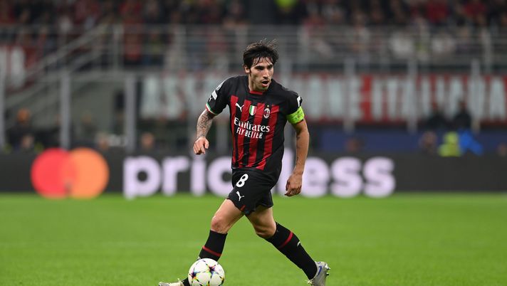 MILAN, ITALY - OCTOBER 11: Sandro Tonal of AC Milan in action during the UEFA Champions League group E match between AC Milan and Chelsea FC at Giuseppe Meazza Stadium on October 11, 2022 in Milan, Italy. (Photo by Claudio Villa/AC Milan via Getty Images)
