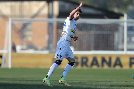 Matteo Cancellieri esulta dopo il suo primo gol in Serie A Matteo Cancellieri esulta dopo il suo primo gol in Serie A