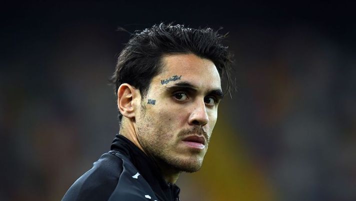 UDINE, ITALY - DECEMBER 23: Nicolas Viola of Benevento Calcio looks on during the Serie A match between Udinese Calcio and Benevento Calcio at Dacia Arena on December 23, 2020 in Udine, Italy. (Photo by Alessandro Sabattini/Getty Images) Bologna, visite mediche in corso per Viola: si attende solo l’annuncio per il ritorno al fanta - immagine 1