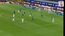 VIDEO Inter-Sassuolo, tutto in 14 secondi: De Vrij trattiene Raspadori, poi il gol di Lautaro. Le immagini