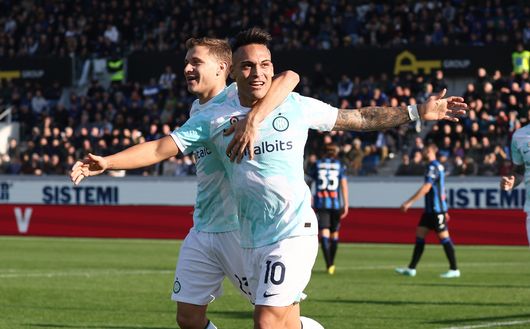 BERGAMO, ITALY - NOVEMBER 13: Lautaro Martinez of Inter celebrates his team's third goal during the Serie A match between Atalanta BC and FC Internazionale at Gewiss Stadium on November 13, 2022 in Bergamo, Italy. (Photo by Maurizio Lagana/Getty Images) Inter, Inzaghi: “Vittoria importantissima. Dzeko preziosissimo. Rinnovo? C’è la società”- immagine 2