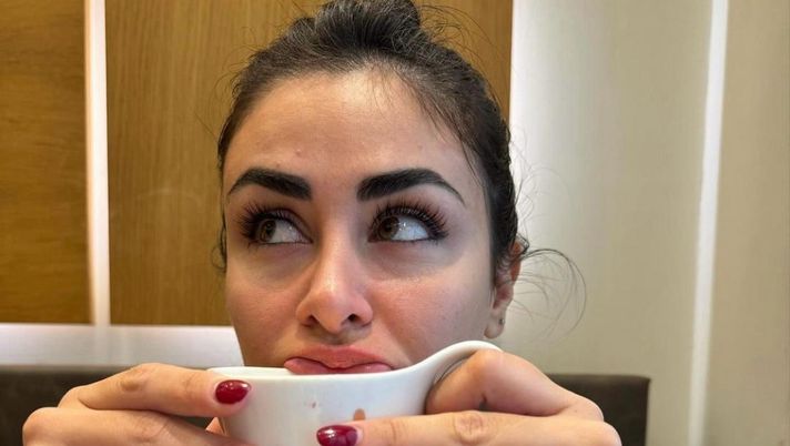 La moglie di Simeone cancella il commento, ma quante polemiche sul suo profilo social - immagine 1