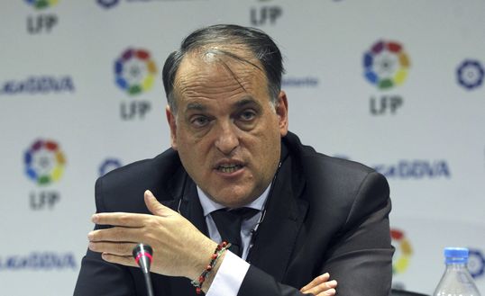 GRA247. MADRID, 30/07/2014.- El presidente de la Liga de Fútbol Profesional (LFP), Javier Tebas Medrano, durante la rueda de prensa ofrecida tras la Asamblea general Ordinaria y Extraordinaria celebrada hoy en la sede de la LFP, en Madrid. EFE/J.J.Guillen GRA247. MADRID, 30/07/2014.- El presidente de la Liga de Fútbol Profesional (LFP), Javier Tebas Medrano, durante la rueda de prensa ofrecida tras la Asamblea general Ordinaria y Extraordinaria celebrada hoy en la sede de la LFP, en Madrid. EFE/J.J.Guillen