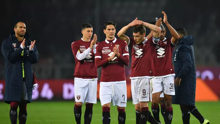 TURIN, ITALY - NOVEMBER 02:  Players of Torino FC look dejected at the end of the Serie A match between Torino FC and Juventus at Stadio Olimpico di Torino on November 2, 2019 in Turin, Italy.  (Photo by Valerio Pennicino/Getty Images)