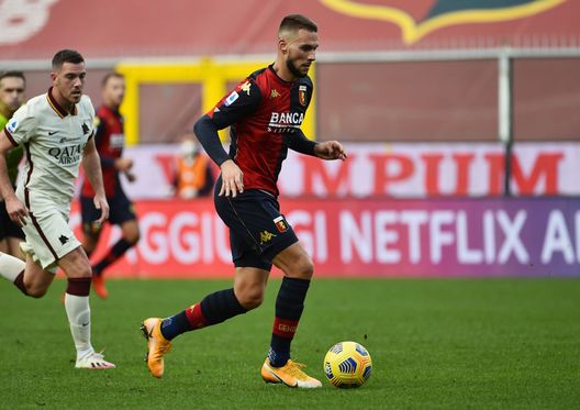 GENOA, ITALY - NOVEMBER 8: Marko Pjaca of Genoa CFC in action during the Serie A match between Genoa CFC and AS Roma at Stadio Luigi Ferraris on November 8, 2020 in Genoa, Italy. (Photo by Paolo Rattini/Getty Images) GENOA, ITALY - NOVEMBER 8: Marko Pjaca of Genoa CFC in action during the Serie A match between Genoa CFC and AS Roma at Stadio Luigi Ferraris on November 8, 2020 in Genoa, Italy. (Photo by Paolo Rattini/Getty Images)
