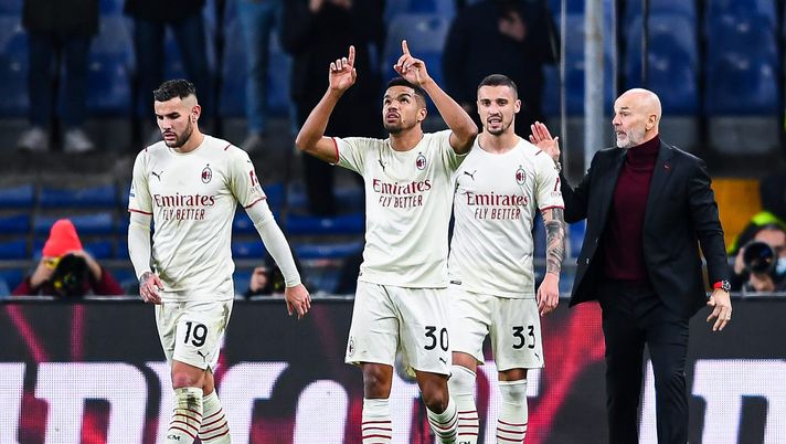 GENOA, ITALY - DECEMBER 1: Junior Messias of Milan (2nd from L) celebrates with his team-mates after scoring a goal during the Serie A match between Genoa CFC and AC Milan at Stadio Luigi Ferraris on December 1, 2021 in Genoa, Italy. (Photo by Getty Images) Dopo il 3-0 di Kaká, ecco il 3-0 di Messias… - immagine 1