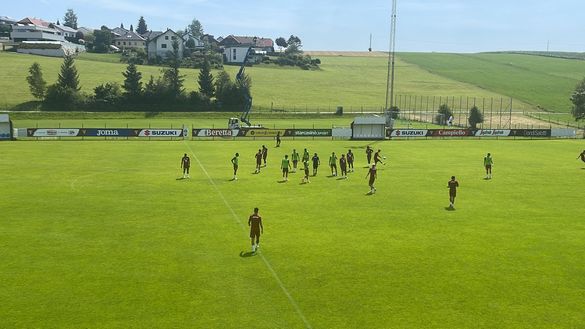 Toro, l’allenamento mattutino a Bad Leonfelden Toro, l’allenamento mattutino a Bad Leonfelden - immagine 1
