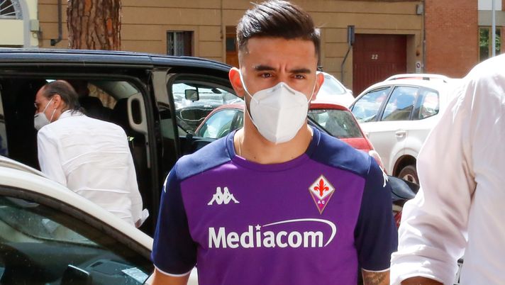 GERMOGLI PH: 2 AGOSTO 2021 FIRENZE ARRIVO DEL NUOVO GIOCATORE DELLA FIORENTINA NICOLAS GONZALEZ NELLA FOTO ARRIVO ALLA SYNLAB PER TAMPONE E VISITE SPORTIVE 