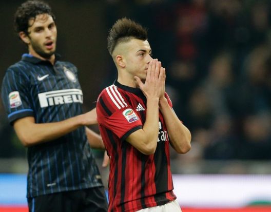 El Shaarawy dopo il gol sbagliato nel derby (quotidiano.net) El Shaarawy dopo il gol sbagliato nel derby (quotidiano.net)