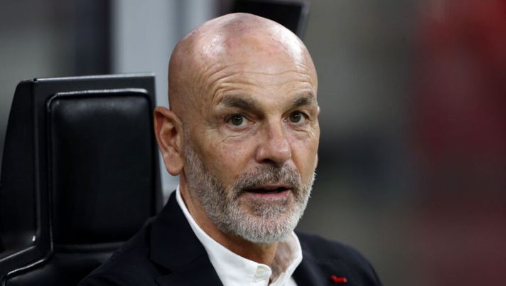 MILAN, ITALY - OCTOBER 16: Stefano Pioli, Head Coach of AC Milan looks on prior to the Serie A match between AC Milan and Hellas Verona FC at Stadio Giuseppe Meazza on October 16, 2021 in Milan, Italy. (Photo by Marco Luzzani/Getty Images) Pioli: “Spero che Ibra potrà giocare tante partite da ora in poi. Rebic e Bakayoko…” - immagine 1