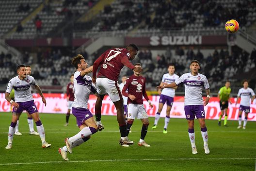 TURIN, ITALY - JANUARY 10: Wilfried Singo of Torino FC scores the opening goal during the Serie A match between Torino FC v ACF Fiorentina at Stadio Olimpico di Torino on January 10, 2022 in Turin, Italy. (Photo by Valerio Pennicino/Getty Images) La MoViola: regolare il goal di Singo, Marinelli promosso- immagine 2