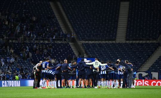 Il Porto fa gruppo prima di scendere in campo. Milan, tirarsi fuori UCL sarebbe lesa maestà, Sacchi: “Forse con i titolari…”- immagine 2