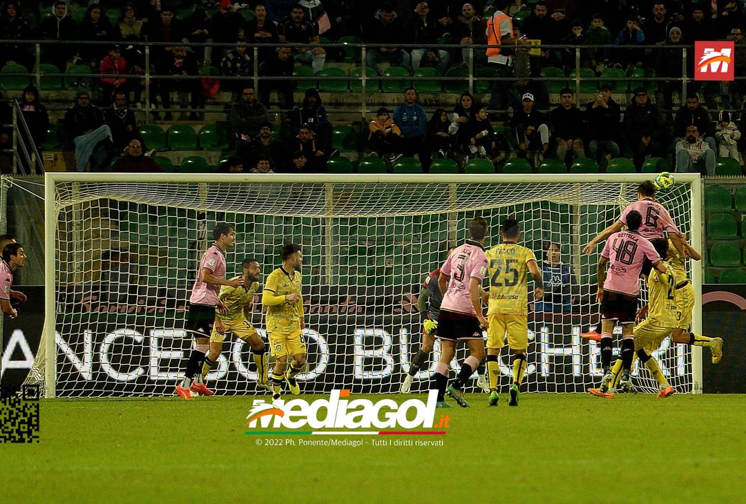 FOTO Palermo-Cagliari 2-1, 18ª giornata Serie B 2022-2023 (Gallery) - immagine 42