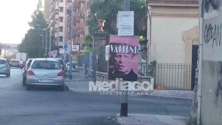 FOTO, Palermo: la contestazione continua. La città si sveglia con centinaia di manifesti contro Zamparini 