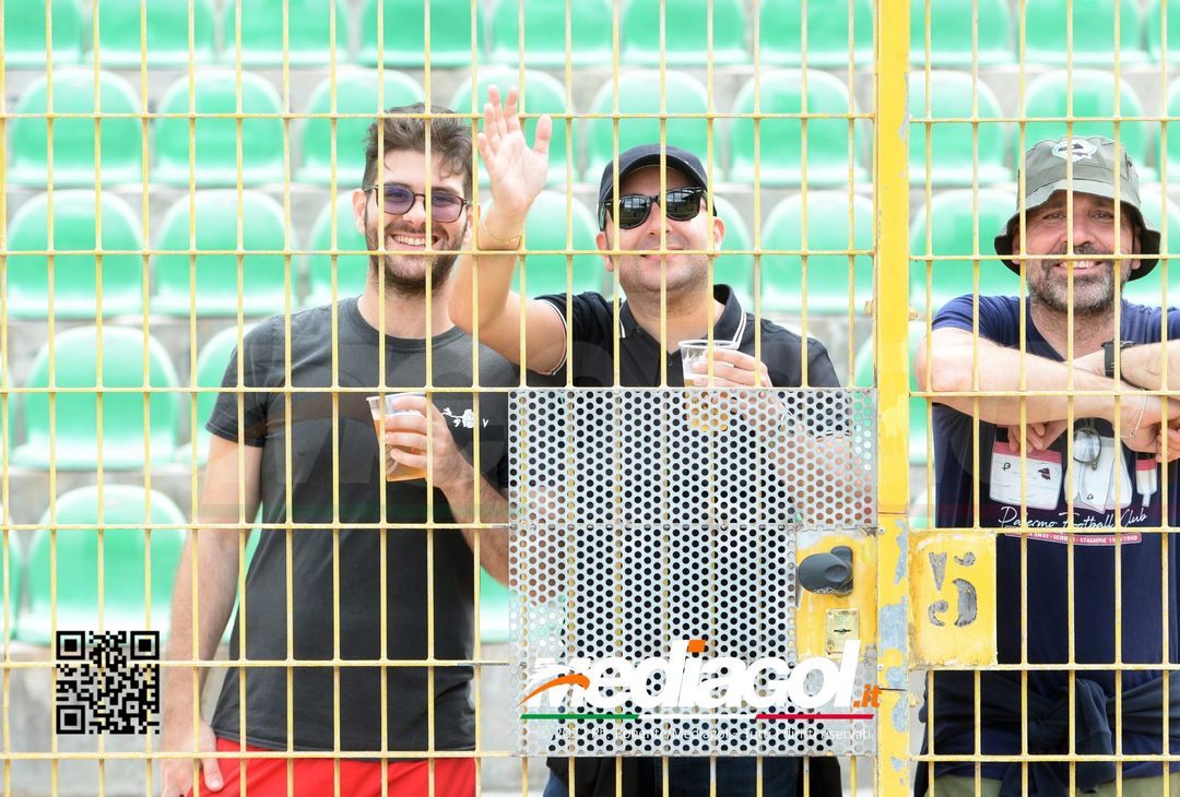 FOTOTIFO Palermo-Sudtirol 0-1, i tifosi allo Stadio “Renzo Barbera” (GALLERY) - immagine 46