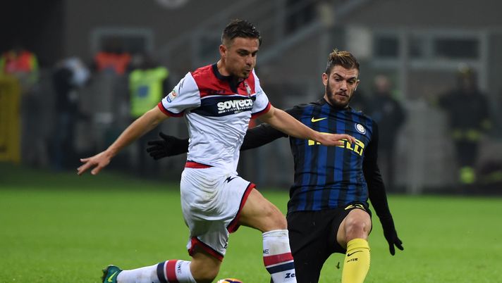Leonardo Capezzi con la maglia del Crotone, nella sfida contro l'Inter 