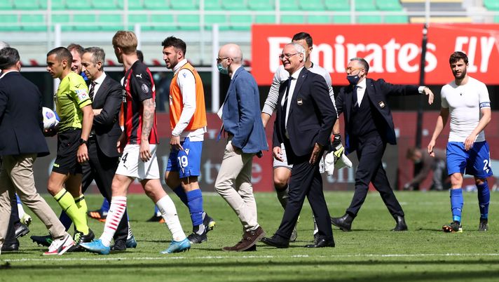 MILAN, ITALY - APRIL 03: Claudio Ranieri, Head Coach of U.C. Sampdoria looks on following the Serie A match between AC Milan and UC Sampdoria at Stadio Giuseppe Meazza on April 03, 2021 in Milan, Italy. Sporting stadiums around Italy remain under strict restrictions due to the Coronavirus Pandemic as Government social distancing laws prohibit fans inside venues resulting in games being played behind closed doors. (Photo by Marco Luzzani/Getty Images) MILAN, ITALY - APRIL 03: Claudio Ranieri, Head Coach of U.C. Sampdoria looks on following the Serie A match between AC Milan and UC Sampdoria at Stadio Giuseppe Meazza on April 03, 2021 in Milan, Italy. Sporting stadiums around Italy remain under strict restrictions due to the Coronavirus Pandemic as Government social distancing laws prohibit fans inside venues resulting in games being played behind closed doors. (Photo by Marco Luzzani/Getty Images)