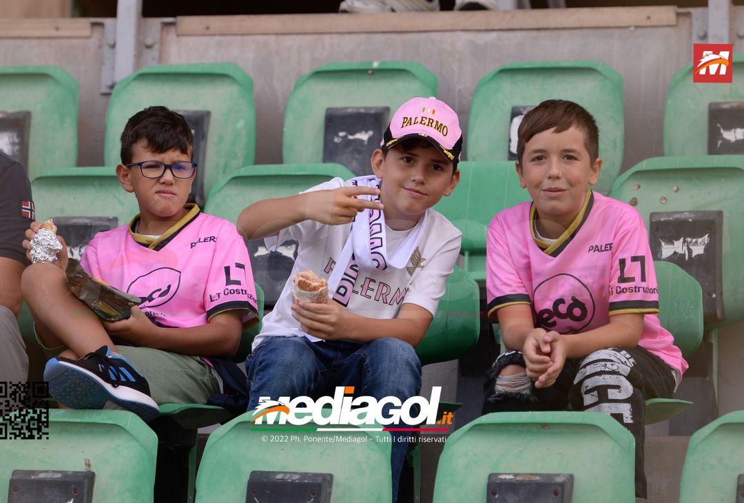 FOTOTIFO Palermo-Sudtirol 0-1, i tifosi allo Stadio “Renzo Barbera” (GALLERY) - immagine 11