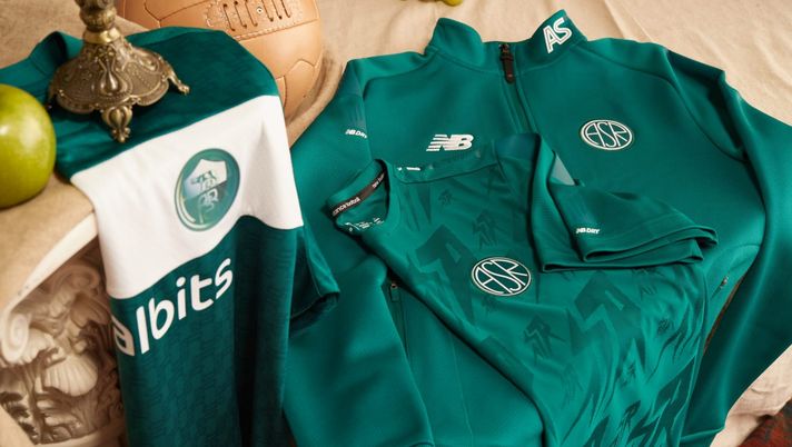 La Roma svela la nuova maglia ispirata all’Alba ma non potrà indossarla: il motivo - immagine 1