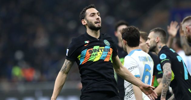 calhanoglu (Photo by Marco Luzzani/Getty Images) Champions League, Inter-Bayern Monaco le formazioni ufficiali: Inzaghi lancia Onana- immagine 2