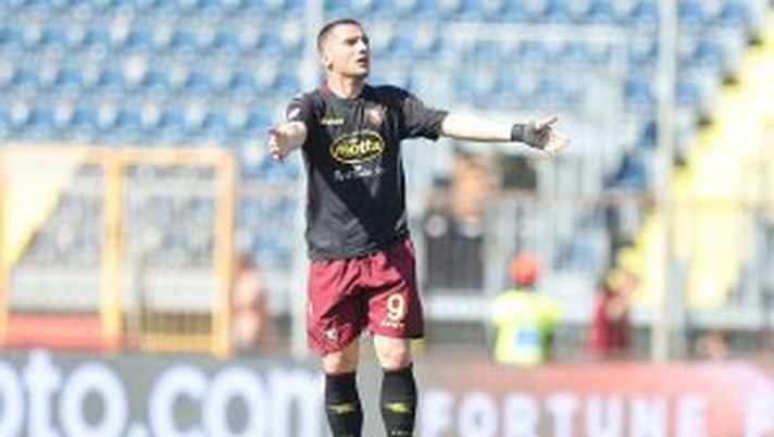 EMPOLI, ITALY - MAY 14: Federico Bonazzoli of US Salernitana celebrates after scoring a goal during the Serie A match between Empoli FC and US Salernitana at Stadio Carlo Castellani on May 14, 2022 in Empoli, Italy. (Photo by Gabriele Maltinti/Getty Images) Impasse Samp, la Salernitana non riscatta Bonazzoli: Iervolino “Ne riparleremo…” - immagine 1