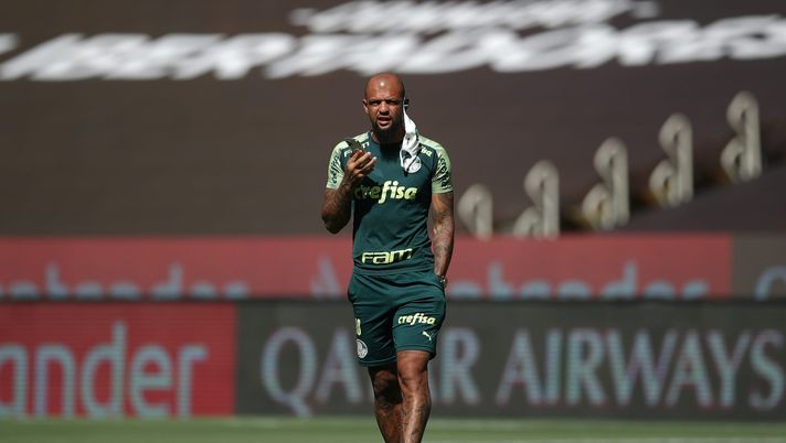 RIO DE JANEIRO, BRAZIL - JANUARY 29: Felipe Melo of Palmeiras walks the pitch during a training session ahead of the Libertadores Final at Maracana Stadium on January 29, 2021 in Rio de Janeiro, Brazil. The Libertadores Final between Santos and Palmeiras will be played on Saturday January 30th. (Photo by Ricardo Moraes-Pool/Getty Images) RIO DE JANEIRO, BRAZIL - JANUARY 29: Felipe Melo of Palmeiras walks the pitch during a training session ahead of the Libertadores Final at Maracana Stadium on January 29, 2021 in Rio de Janeiro, Brazil. The Libertadores Final between Santos and Palmeiras will be played on Saturday January 30th. (Photo by Ricardo Moraes-Pool/Getty Images)